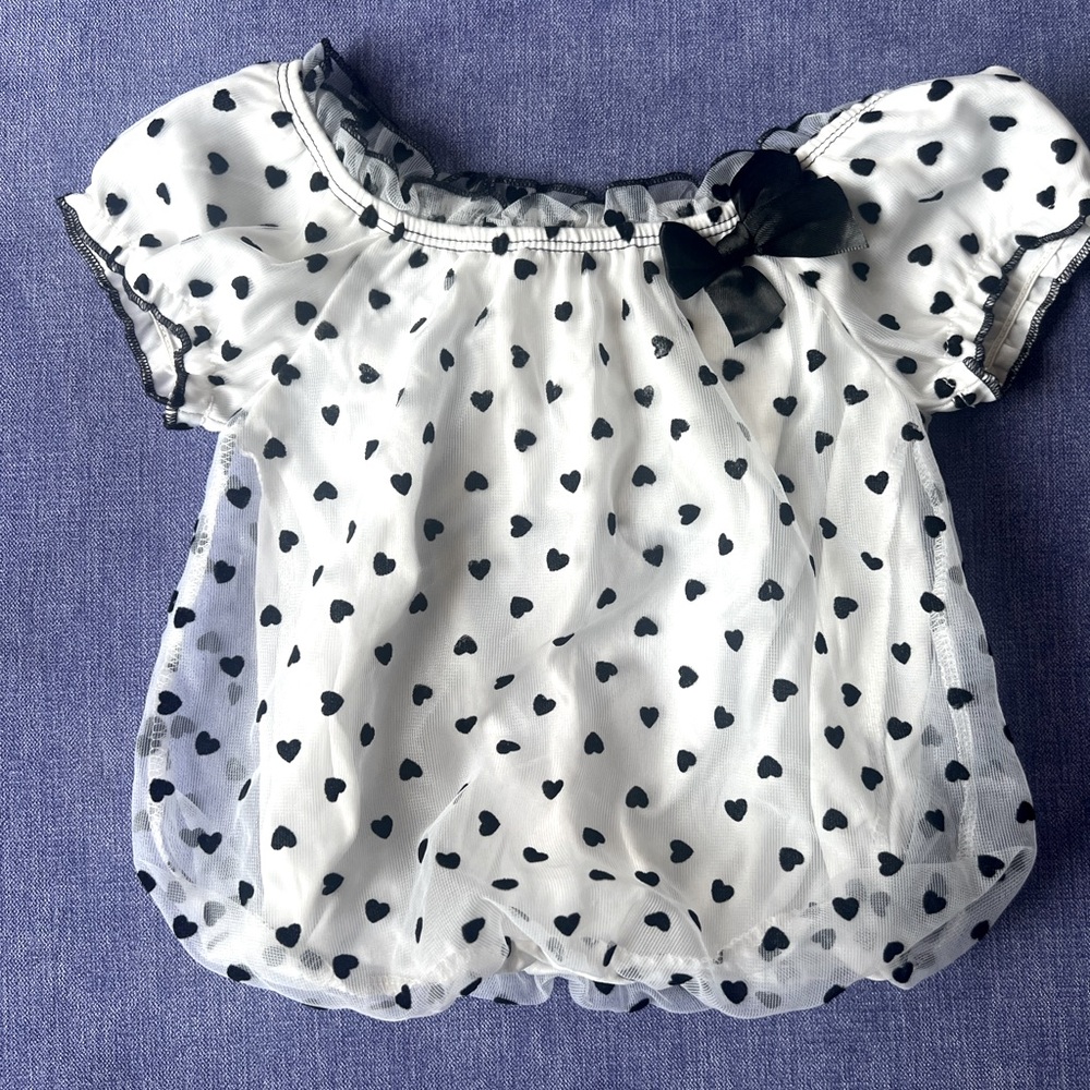 White shirt with Black hearts and bow. Girl 2T